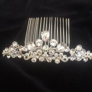 Bridal hair accessory